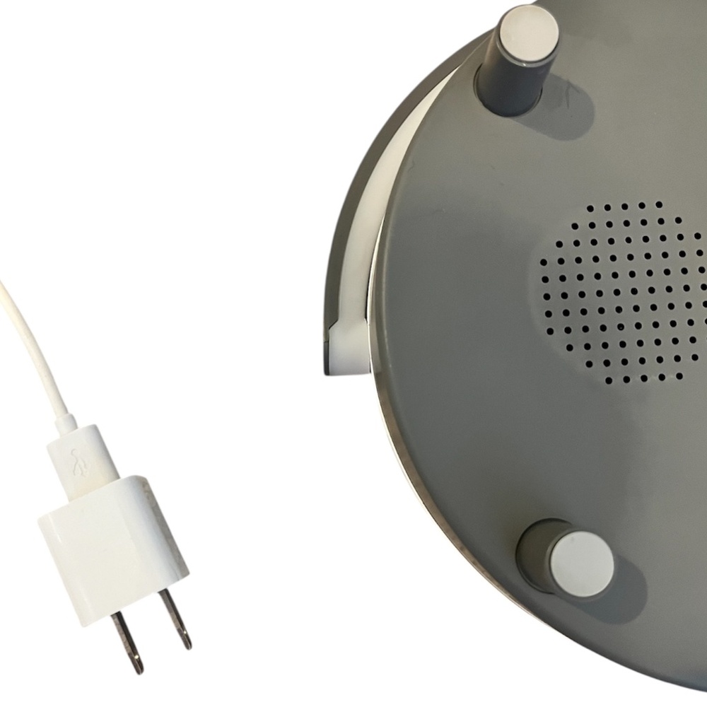 NEW 3 Purpose Phone Charger/Bluetooth Speaker/Nightlight - Picture 6 of 11